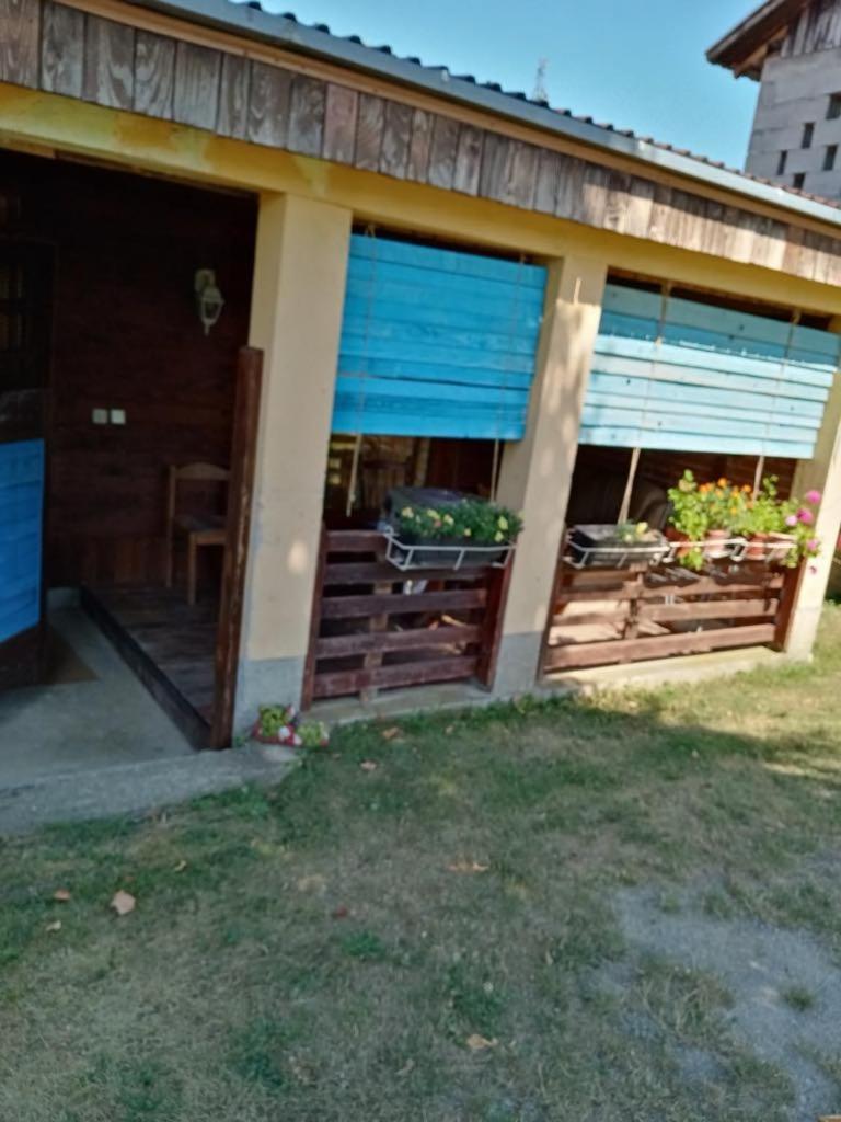 Farma 2 Guest House Cazin Exterior photo